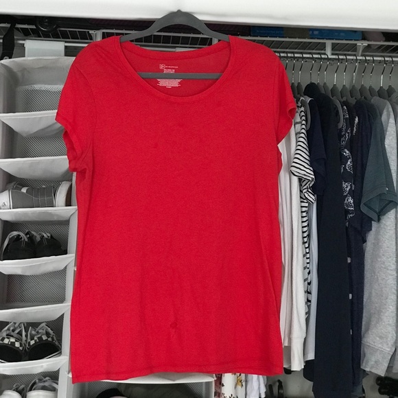 Plain red tee shirt - Picture 1 of 1